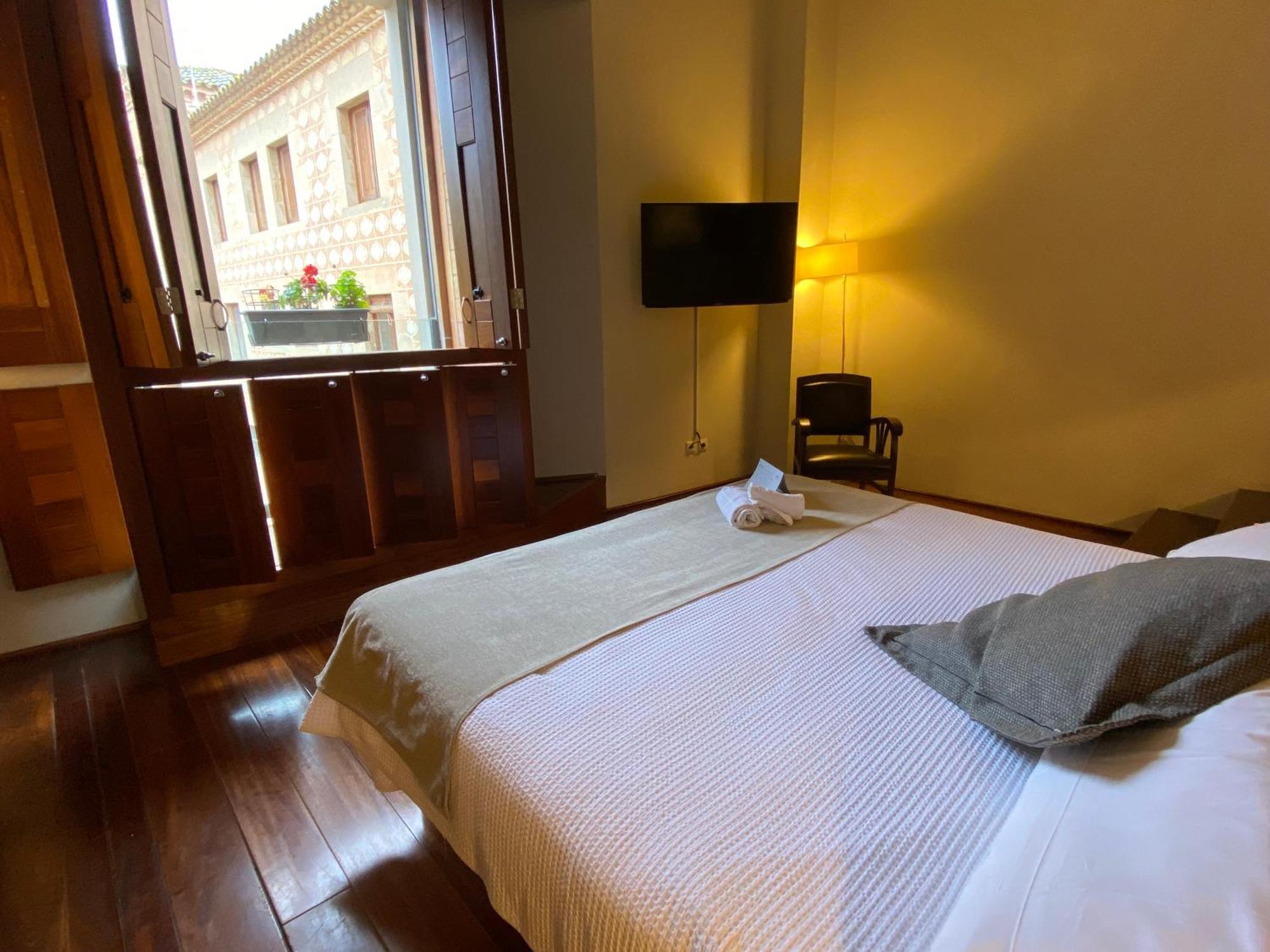 Hostatgeria De Poblet Hotel Bagian luar foto