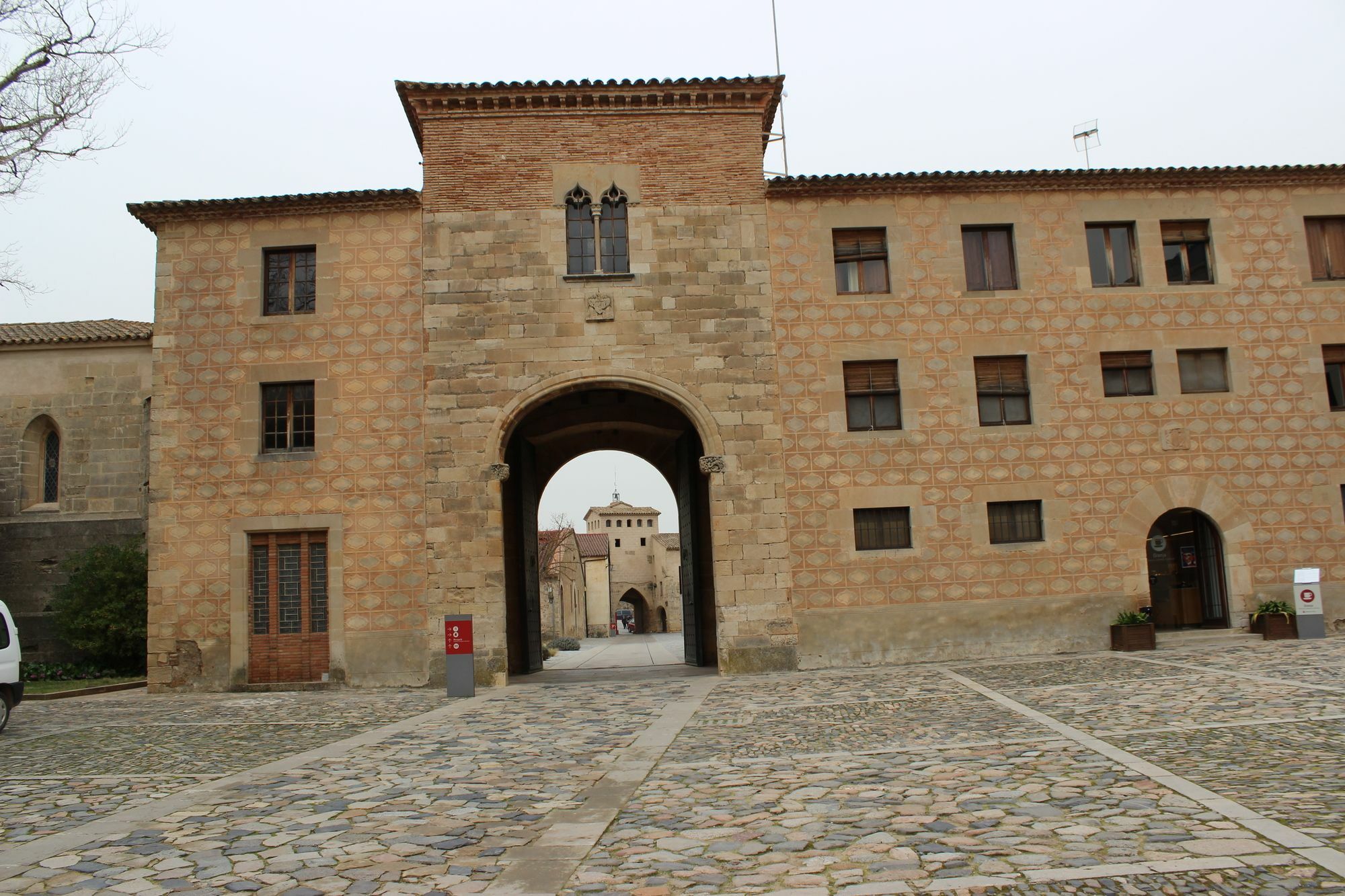 Hostatgeria De Poblet Hotel Bagian luar foto